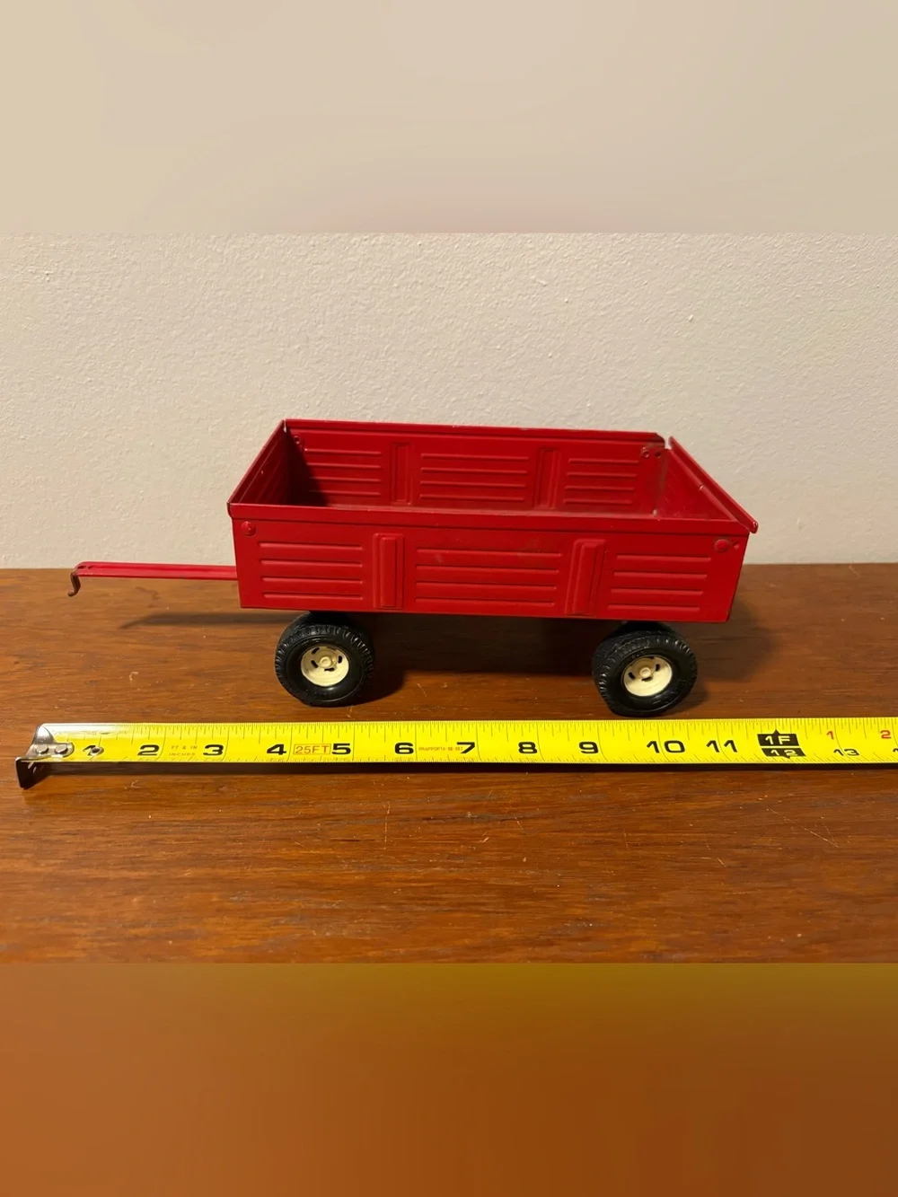 ERTL Red Metal Farm Hay Wagon Vintage Boarded Walls